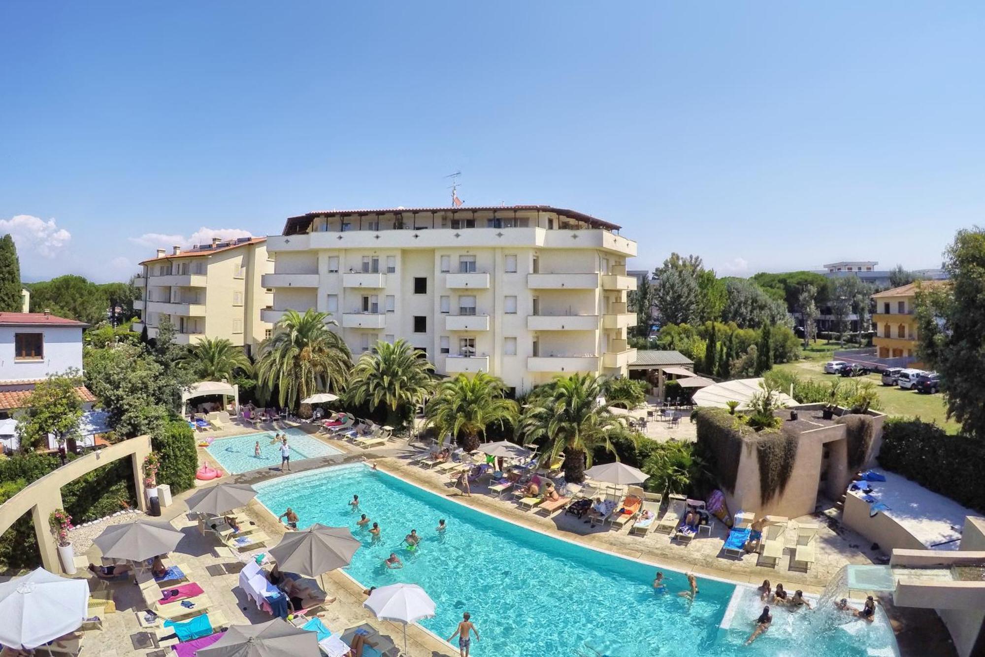 Hotel Residence Stella Del Mare Vada Bagian luar foto