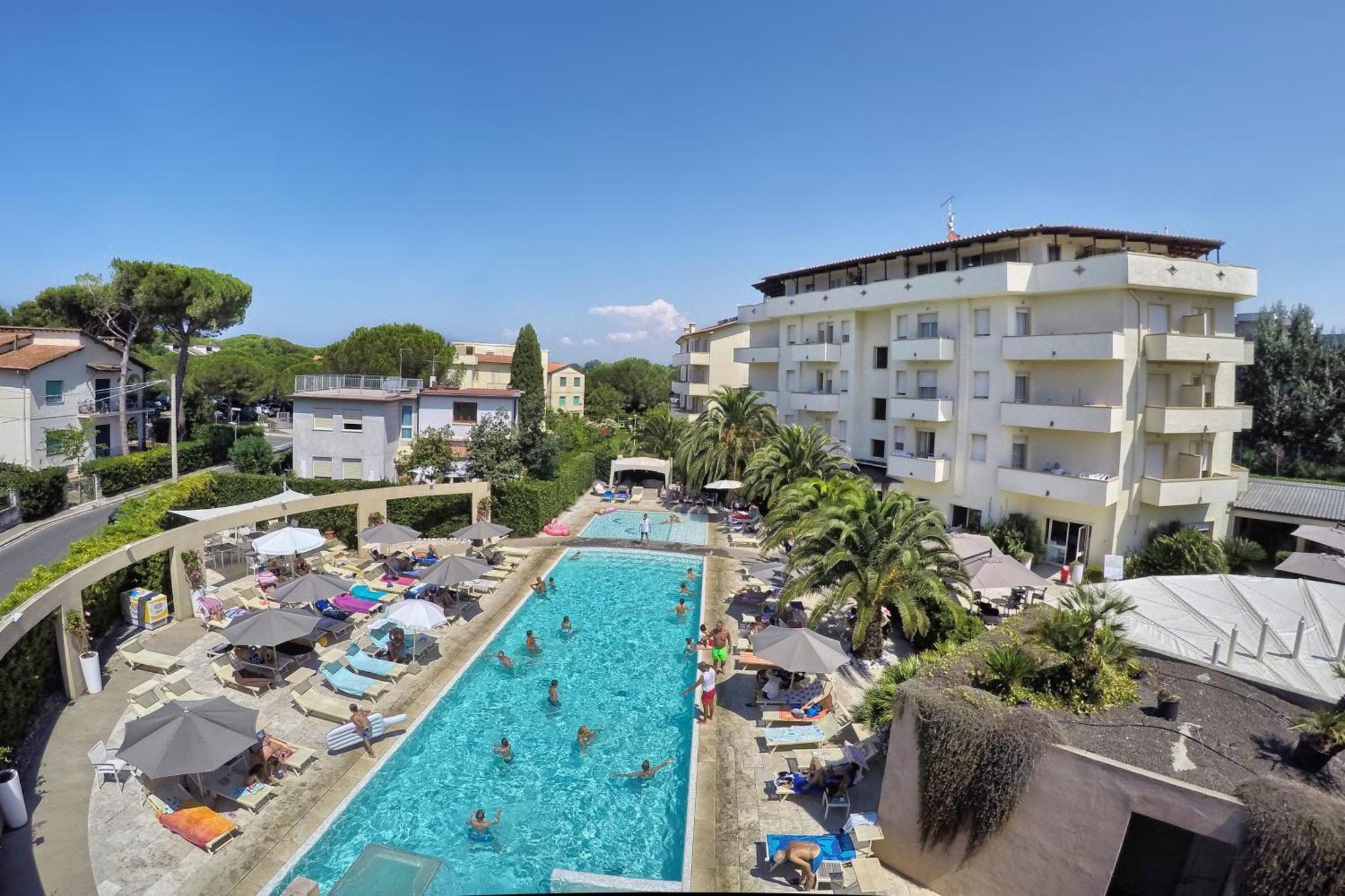 Hotel Residence Stella Del Mare Vada Bagian luar foto