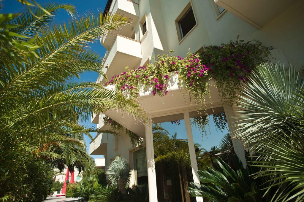 Hotel Residence Stella Del Mare Vada Bagian luar foto