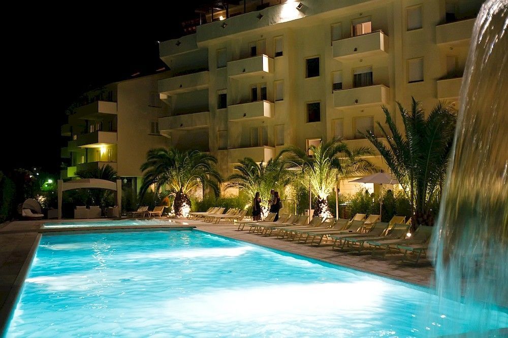 Hotel Residence Stella Del Mare Vada Bagian luar foto